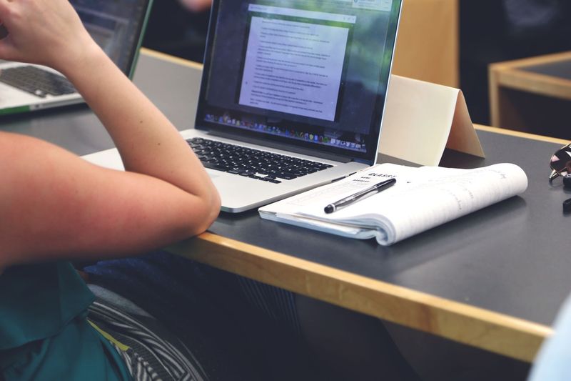 Homework Help Face-Off Fall 2026: Course Hero vs Chegg vs IXL vs Great Courses Plus for College Students